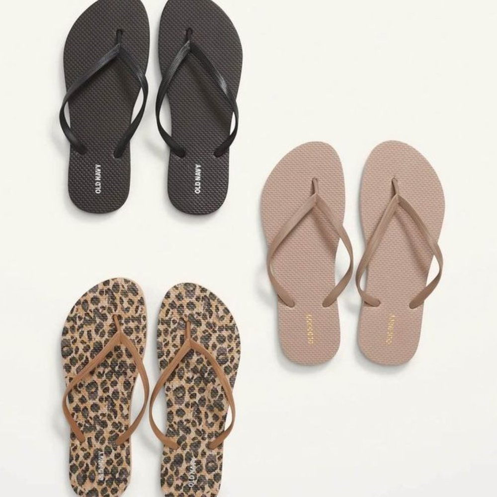 NEW IN PACKAGE! Old Navy size 6 Flip Flops (3 Pairs)